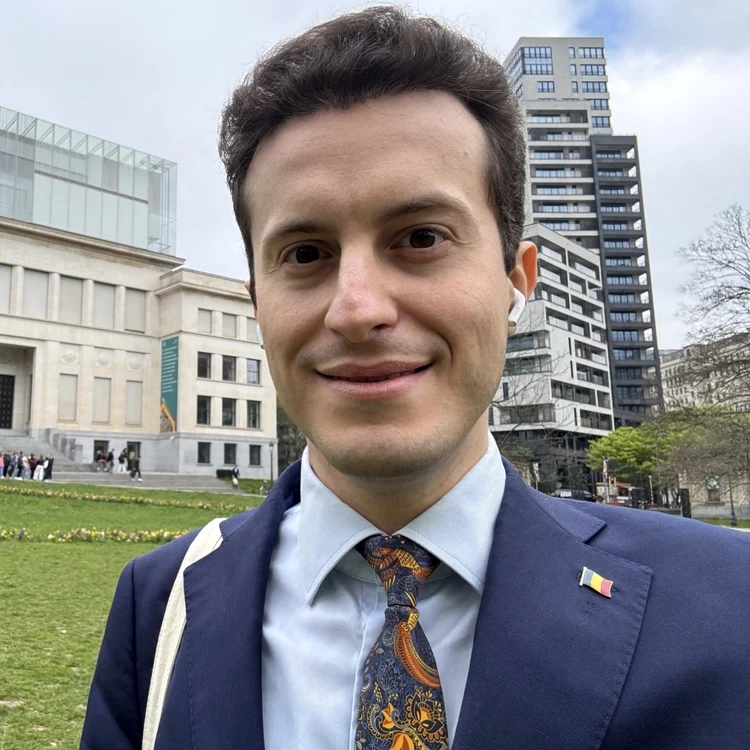 Mihai-Alexandru Badea revine în Parlament pentru a prelua mandatul rămas vacant după demisia lui Claudiu Năsui