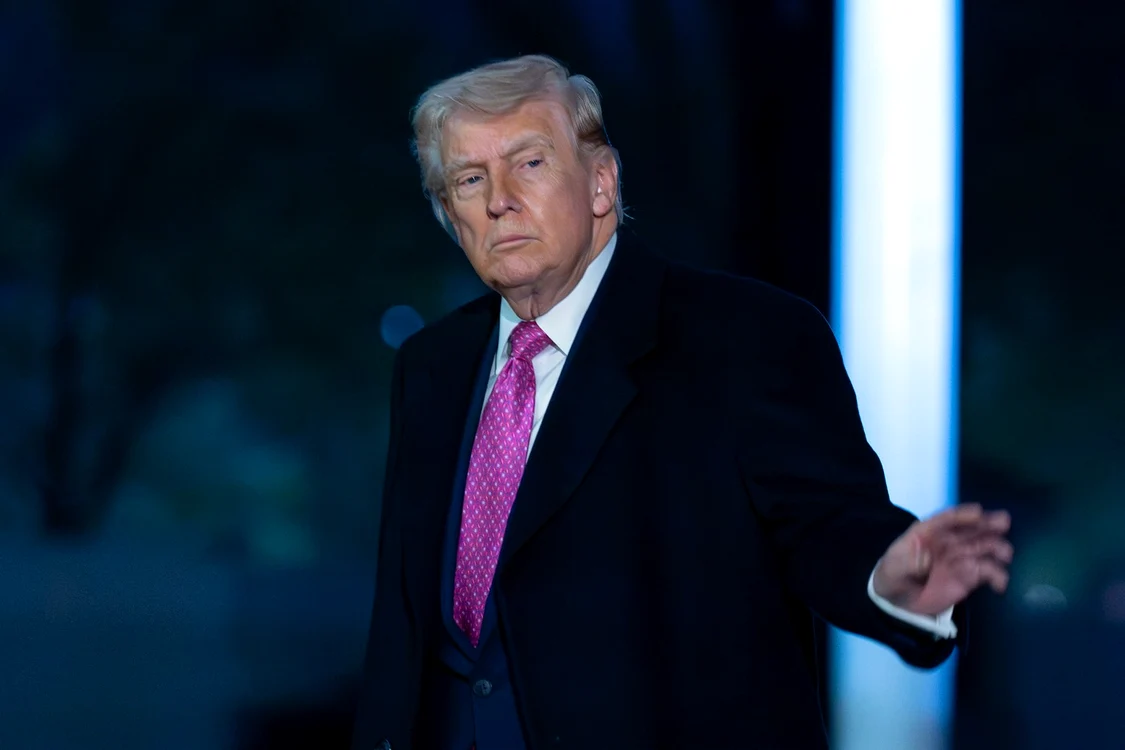 Trump propune înlocuirea sintagmei „inteligență artificială” cu „super-inteligență” la ONU