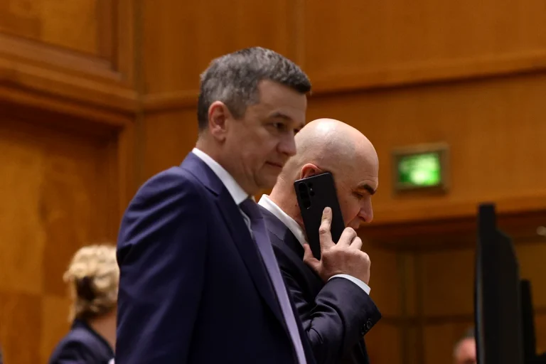 Bolojan şi Grindeanu discută în contextul negocierilor pentru formarea noului Guvern