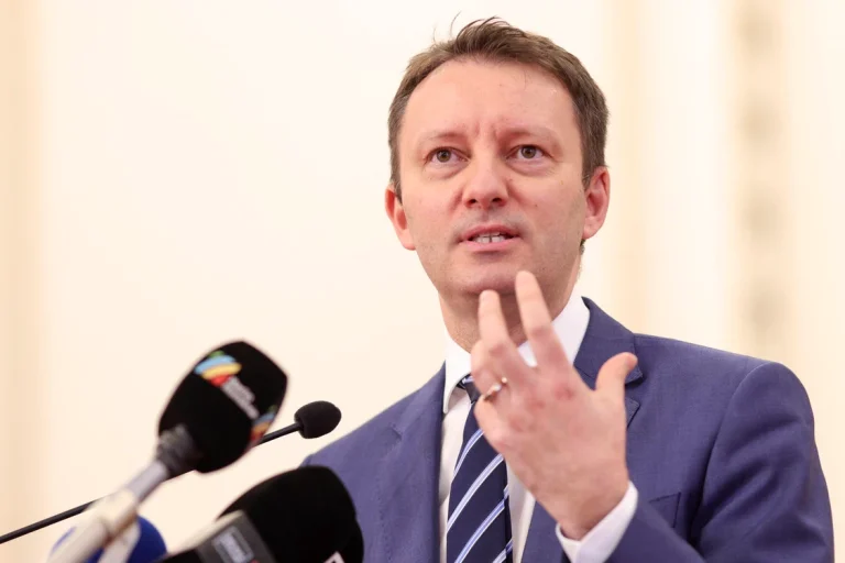 Siegfried Mureșan: nu a oferit o sumă fixă pentru un trai decent, promite majorarea veniturilor