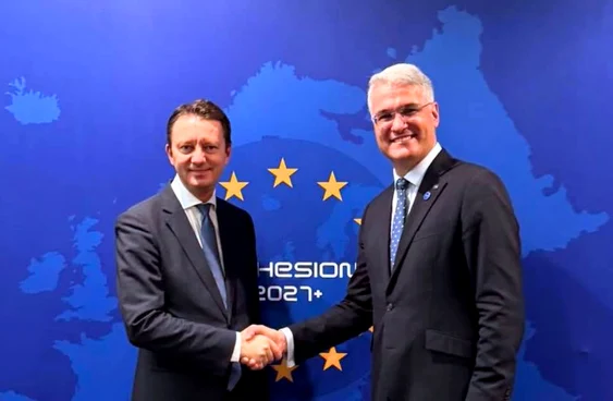 Pîslaru îl acuză pe Grindeanu de dublu standard după cererea ca Mureșan să demisioneze din PE