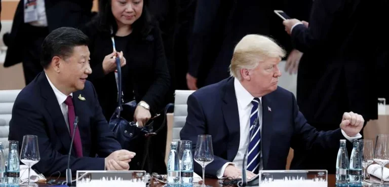 Bloomberg: Europa riscă să deveni „aperitiv” pentru jocurile comerciale ale lui Trump și Xi