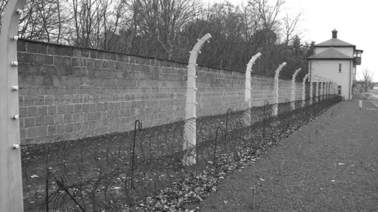 Un bărbat de 105 ani, anchetat în Germania pentru complicitate la crime comise într-un lagăr nazist
