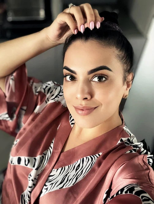 Derapaj pe TikTok: Connect‑R, acuzat de umilire publică după un live în care a comentat greutatea unei femei