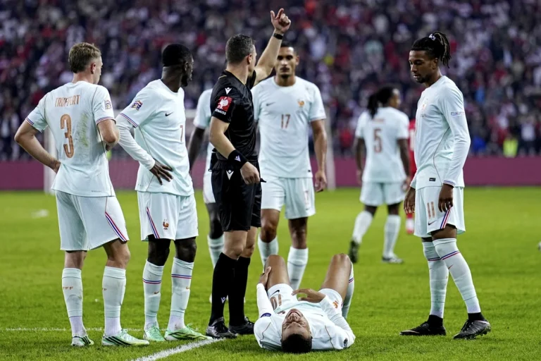 Zidane a câștigat la debutul la naționala Franței, dar Mbappé s-a accidentat și a părăsit cantonamentul