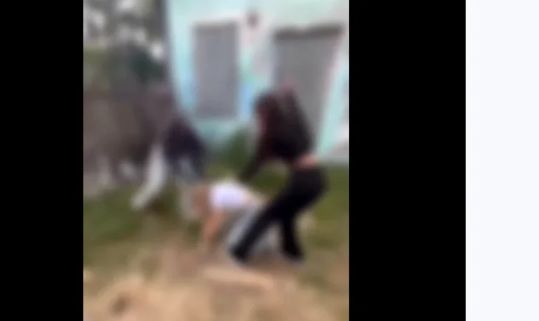 Adolescentă de 15 ani agresată în Mangalia; două dintre agresoare plasate în arest