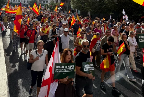 Mii de oameni au protestat la Madrid cerând alegeri anticipate și susținând Ceuta