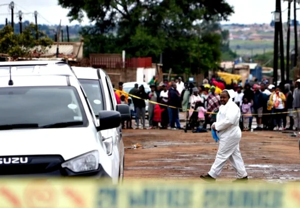 Două atacuri în localuri din Africa de Sud în aceeași noapte: 27 de morți și 26 de răniți