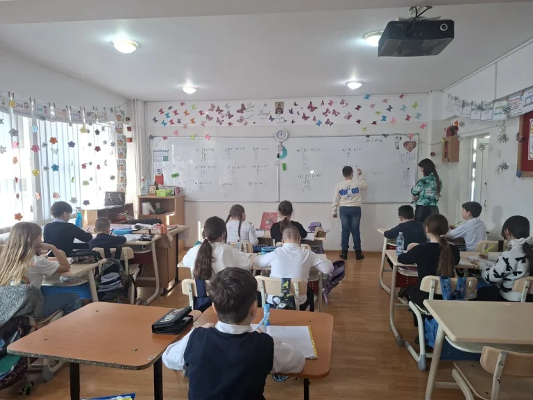 Opționalele în școli: cât de mult pot alege elevii și ce schimbă noul CDEOȘ