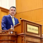Grindeanu respinge teoria unui „blat cu americanii” pentru înlăturarea lui Bolojan: „Să stârnească hohote de râs”