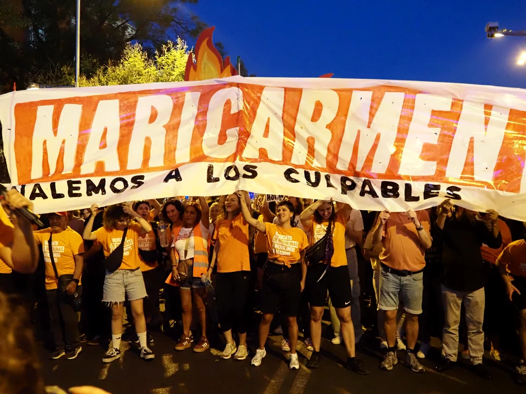 Mii de oameni au protestat din nou la Madrid din cauza crizei locuințelor după evacuarea unei femei de 87 de ani