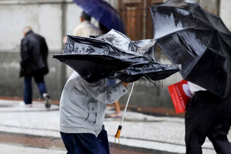 Cod galben de vânt în mai multe județe; temperaturi de până la 26°C în vest și sud-vest