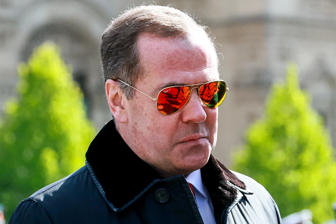 Dmitri Medvedev amenință Germania: „Merită lovituri asupra fabricilor care livrează echipament pentru Ucraina”