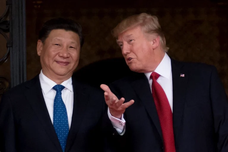 Trump i-ar fi propus lui Xi Jinping ca China să cumpere armament american, spune ambasadorul în China