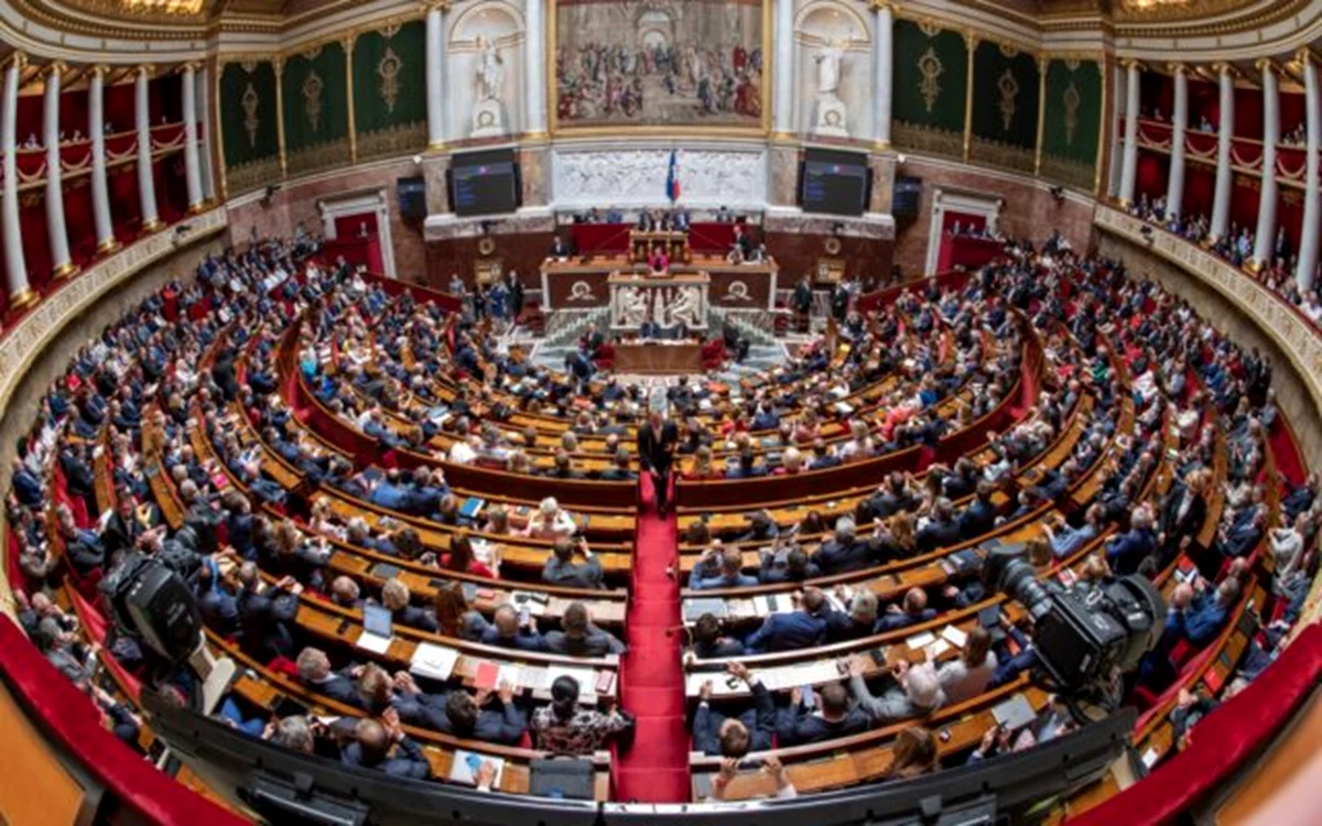 Extrema dreaptă obține o victorie istorică în alegerile pentru Senatul Franței