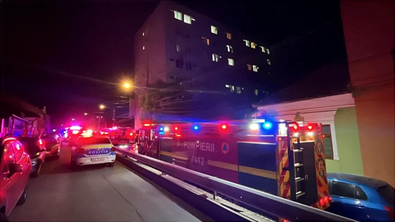 Incendiu în căminul XVII din Complexul B.P. Hasdeu din Cluj-Napoca; trei studenți au primit oxigen la fața locului