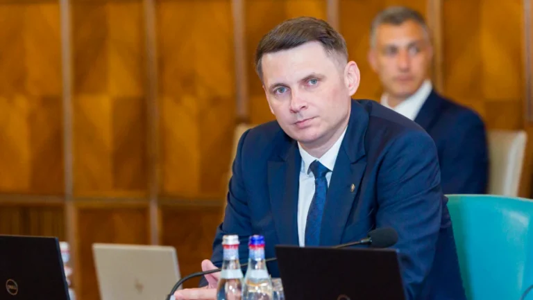 Mircea Abrudean: alegerile anticipate rămân o opțiune dacă Guvernul Mureșan nu trece