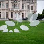 Arta contemporană deschide RCW X Bucharest: portrete prin gaura cheii, instalații participative și sculpturi monumentale