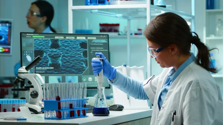 Studiu IARC: 1 din 8 cazuri noi de cancer în 2024 a fost legat de infecții; multe pot fi prevenite