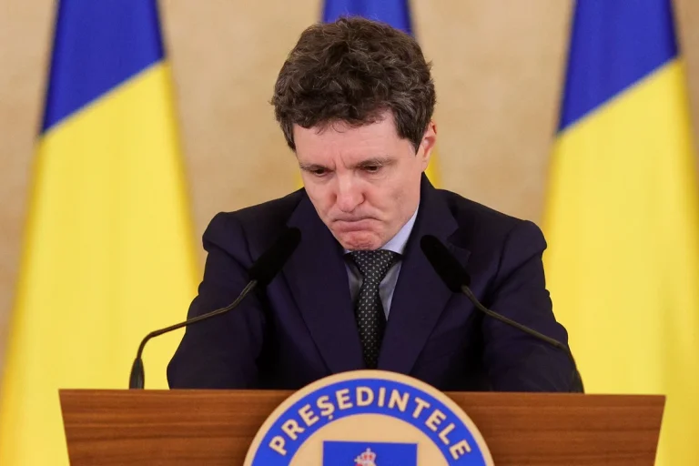 Nicușor Dan se află la Praga în ziua votului de învestitură pentru Guvernul Mureșan
