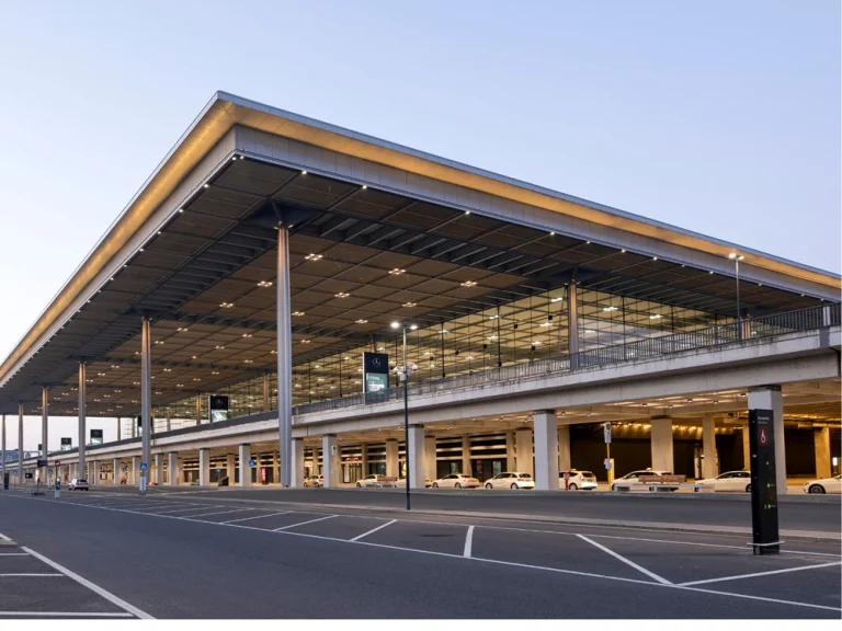 Aeroportul Berlin-Brandenburg, primul din Germania dotat cu sistem de detecție a dronelor