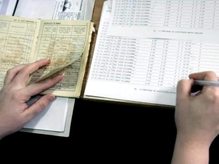 Ce pensie primește un român care are stagiul minim de 15 ani