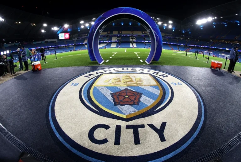 Manchester City găsit vinovat pentru încălcări financiare grave; clubul riscă sancţiuni severe, inclusiv retrogradarea