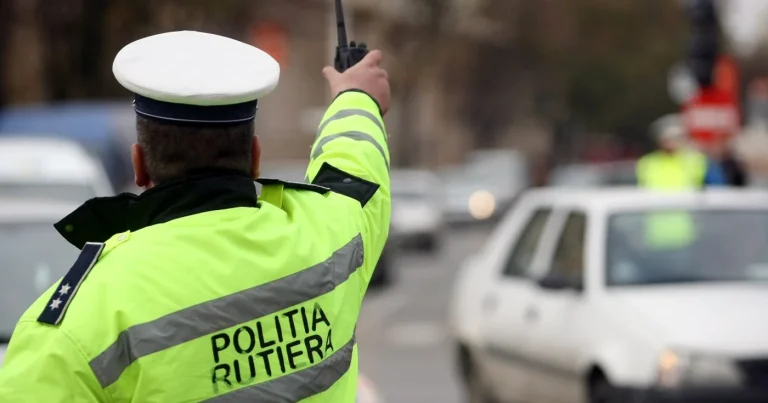 Polițiștii pot opri aleatoriu șoferi pe drumuri pentru o anchetă națională de trafic