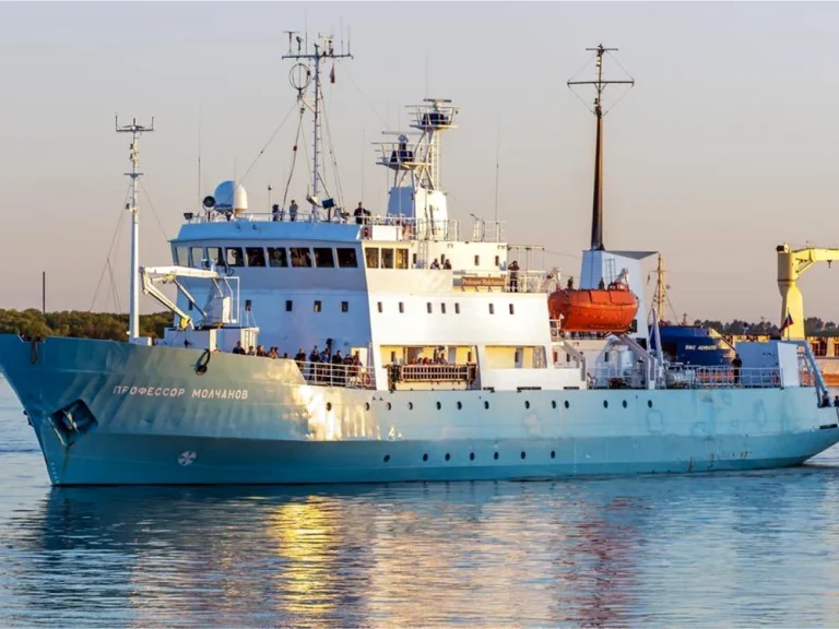Norvegia a sechestrat o navă rusă în Arctica la cererea Naftogaz