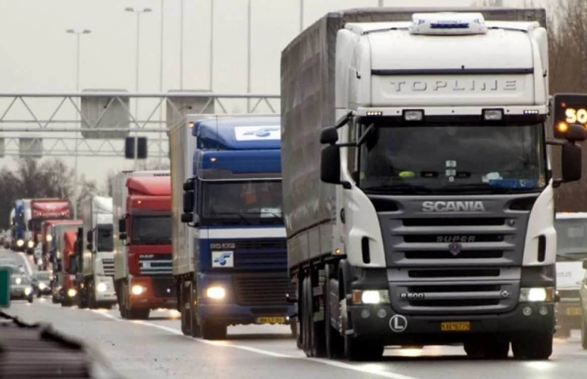 Guvernul ajustează sprijinul pentru transportatori în funcție de reducerea accizei la motorină