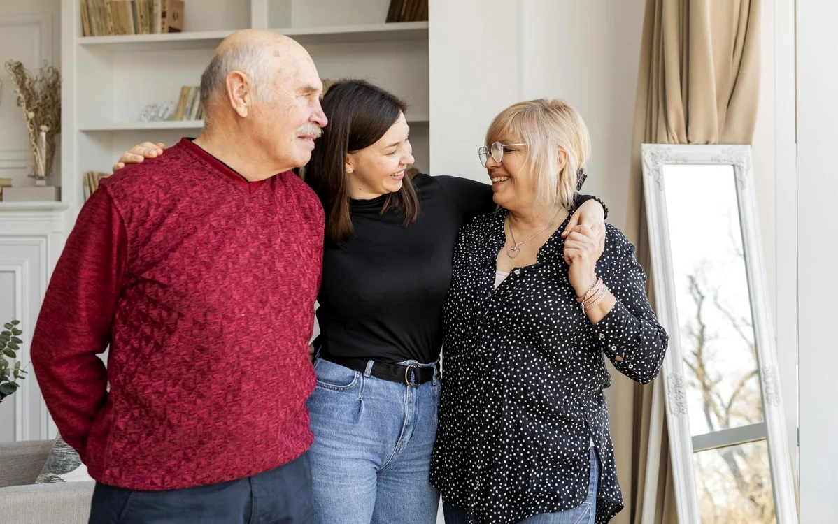 Discuție pe rețele: e nepotrivit ca adulții să le spună părinților „mami” și „tati"?