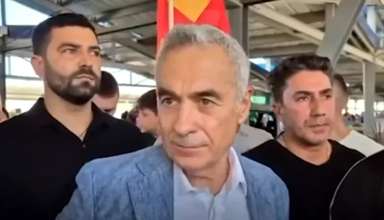 Patronul fabricii Marcomovas îi interzice lui Călin Georgescu accesul în unitate, după ce fusese inclusă în programul vizitei