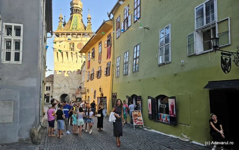 Secretele Sighișoarei medievale: subteranele misterioase, stâlpul infamiei și Turnul cu Ceas