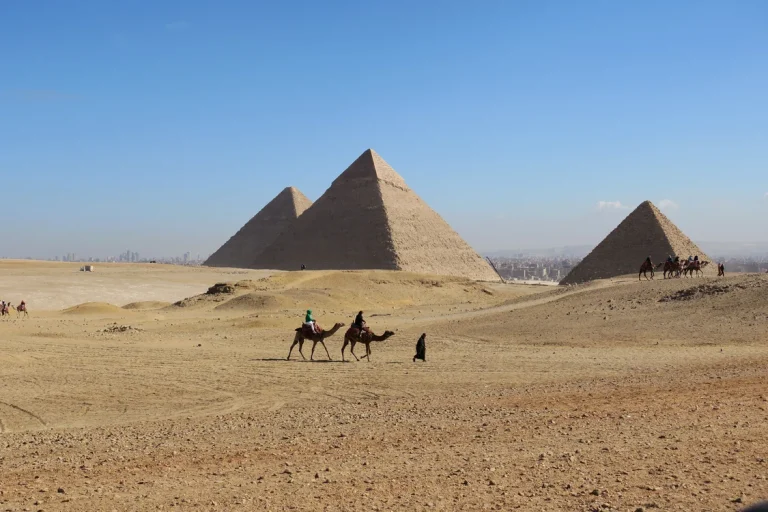 Rezervare pentru Luxor: 900 € deveniți peste 10.000 € după majorarea tarifelor a hotelului