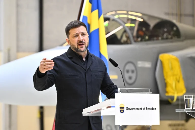 Zelenski cere o suspendare temporară a atacurilor aeriene pentru vizitele emisarilor americani la Moscova şi Kiev