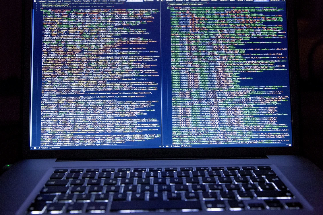 Atac cibernetic masiv în Berlin: milioane de fișiere ale administrației publicate pe dark web