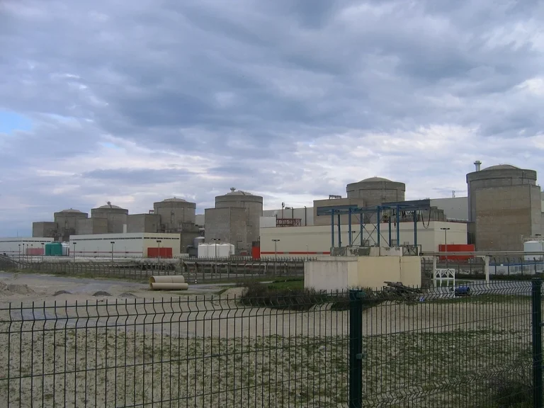 Canicula și meduzele pun sub presiune reactoarele nucleare din Franța