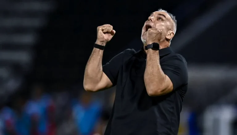 Cosmin Olăroiu impulsionează Al Jazira: patru victorii consecutive și lider în Emirate