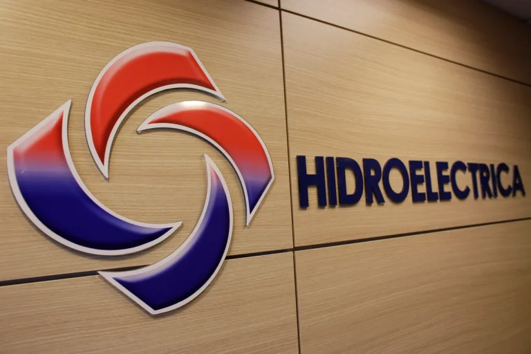 Hidroelectrica majorează tarifelor de energie începând cu 1 octombrie: creștere de peste 14% a prețului kWh