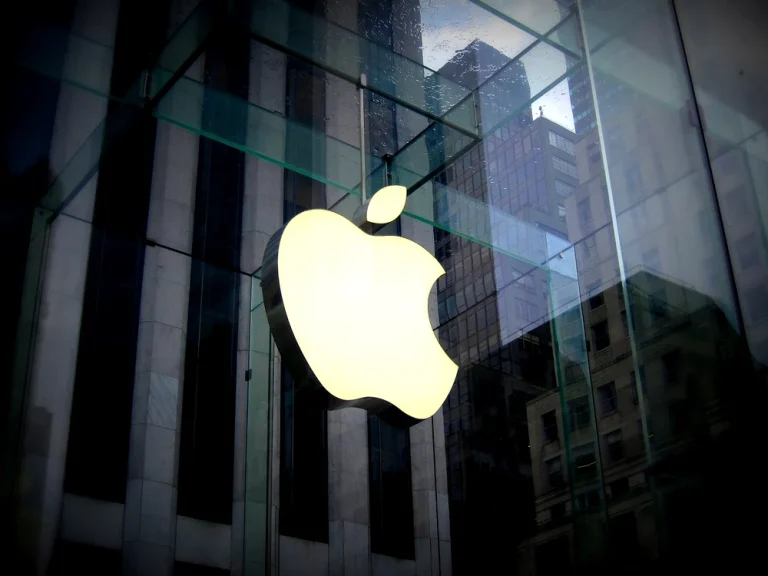 Apple anunță evenimentul „Surprise and Shine” pe 9 septembrie — prima apariție majoră a noului CEO John Ternus