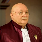 Scandal după zborul privat spre Mykonos: PNL cere anchetă la CCR după listarea celor 13 pasageri