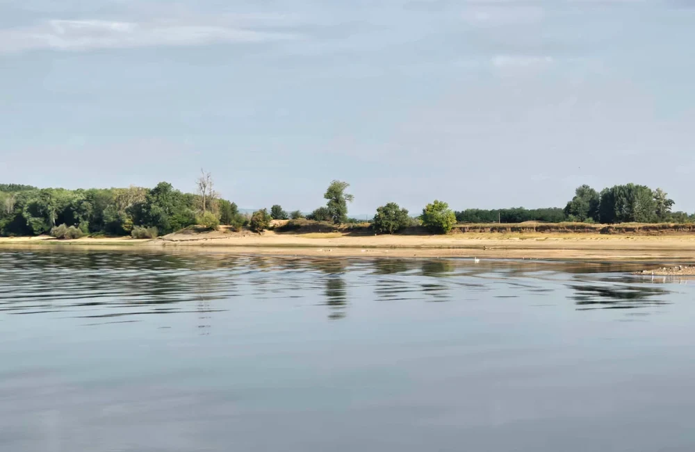 Apele Române: Dunărea se confruntă cu un deficit hidrologic major, debitul continuă să scadă