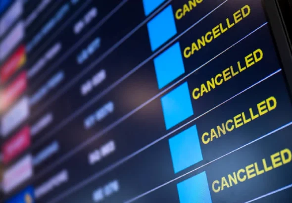 Haos pe aeroporturile britanice: sute de zboruri anulate după defecțiunea sistemului de control aerian