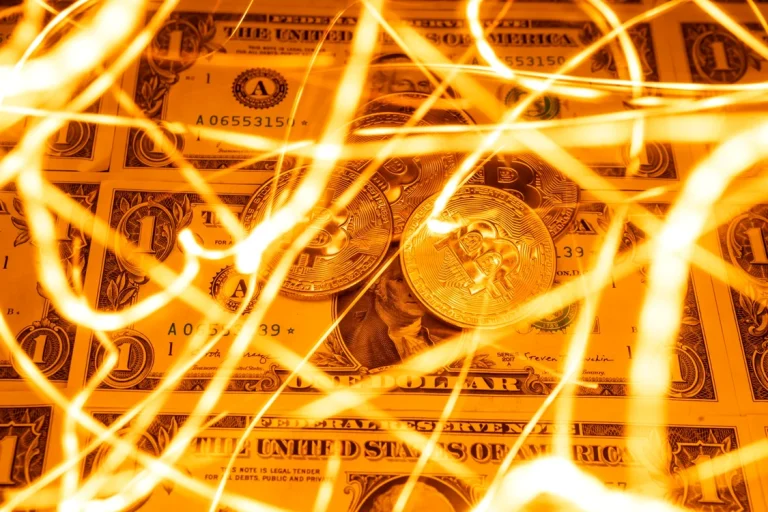 Platformele cripto au pierdut peste 3,63 miliarde de dolari în atacuri cibernetice, arată un raport