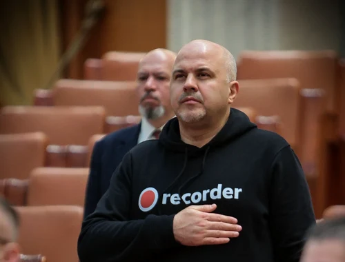 Un deputat USR sesizează DNA și ANI după zborul la Mykonos plătit de Camera de Comerț