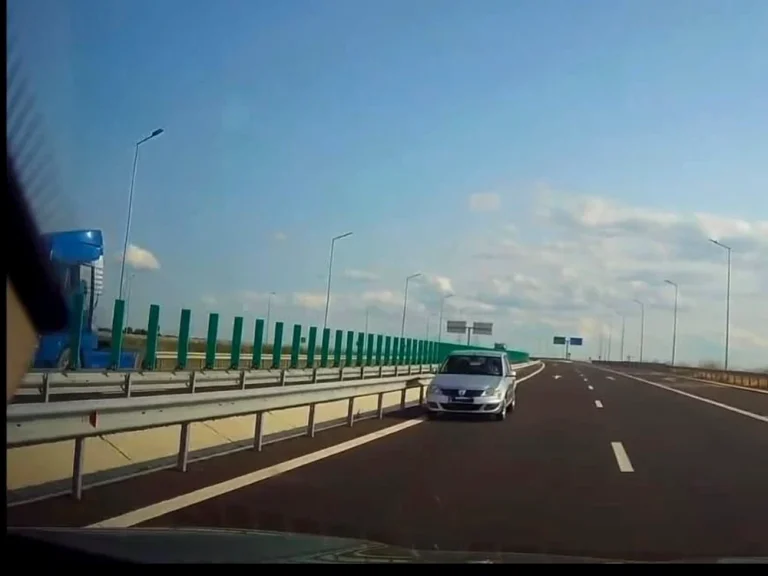 Haos pe A1: un şofer de 73 de ani a mers zeci de kilometri pe contrasens, a provocat un accident și a părăsit locul