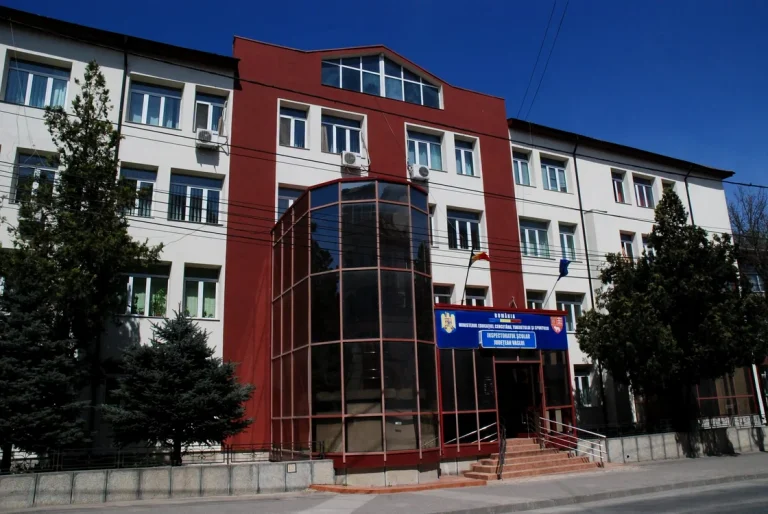 Date personale a 10 angajați ai ISJ Vaslui făcute publice din greșeală în documentația unei licitații