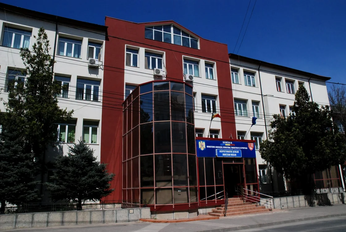 Date personale a 10 angajați ai ISJ Vaslui făcute publice din greșeală în documentația unei licitații