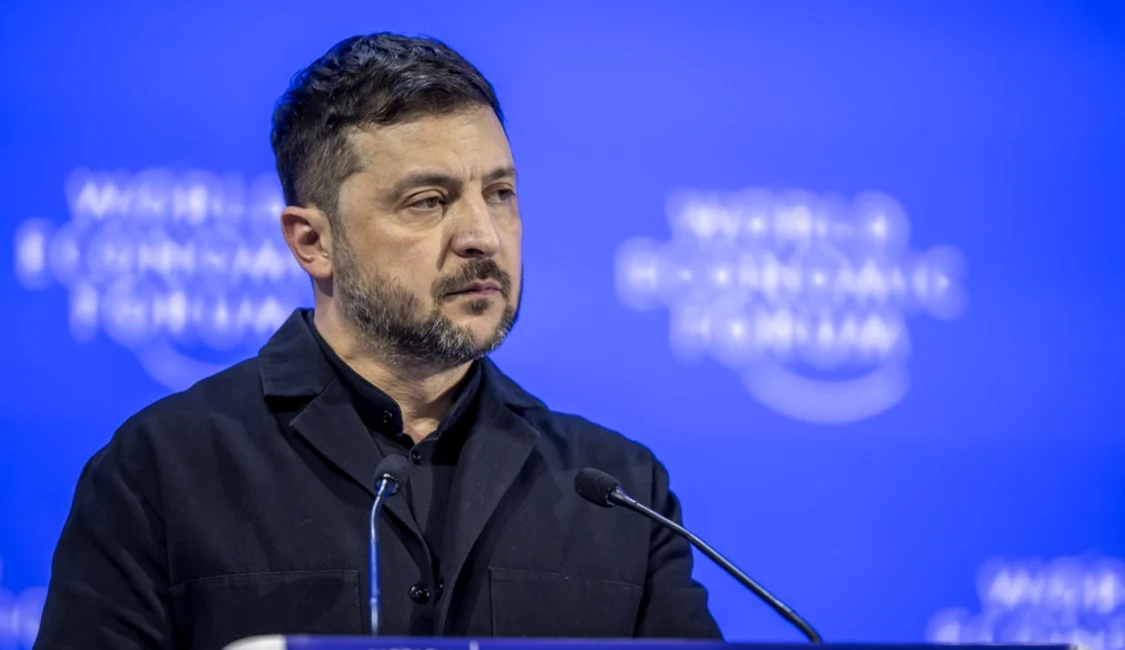 Avionul în care se afla Volodimir Zelenski a fost aproape lovit de o dronă la plecarea din Moldova, spune premierul Norvegiei