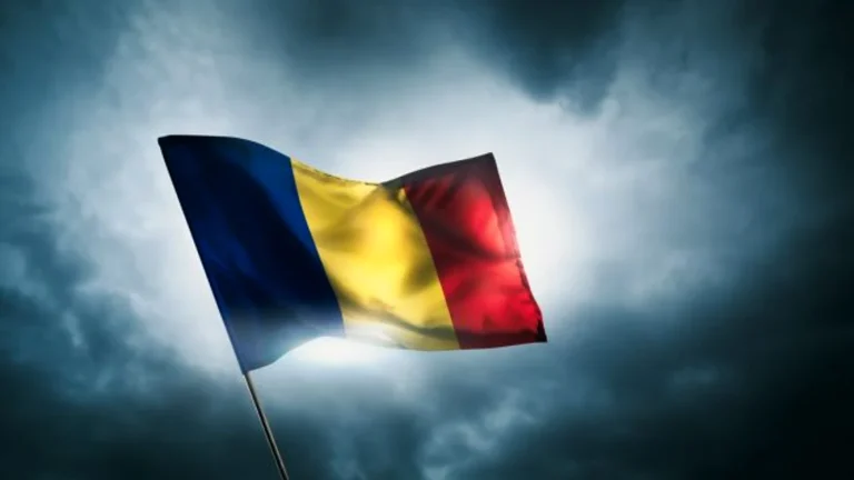 Proiect AUR pentru Ziua Drapelului: obligații pentru oficiali, televiziuni și școli; amenzi și sancțiuni penale propuse